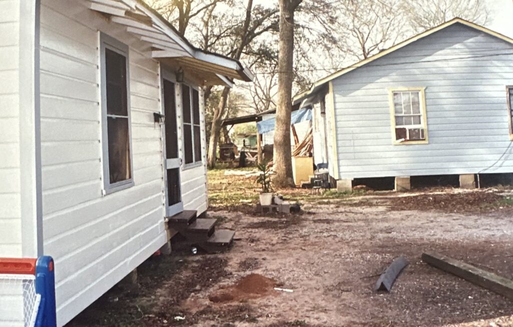 Exterior of the home linked to the Becky Beard murder investigation, where cadaver dogs alerted beneath the house.